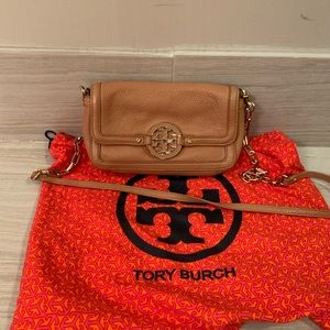 Tory Burch small chain crossbody in tan